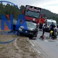 Žestok sudar na putu kod Zlatibora: Dva vozila smrskana, dvoje lica povređeno a na terenu i vatrogasci-spasioci (FOTO)