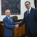 Vučić nakon sastanka sa ruskim ambasadorom: Informisao sam Bocan-Harčenka o sinoćnim neredima u Beogradu (foto)