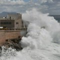 Najmanje četiri osobe utopile se u moru zbog uragana Nelson u Španiji