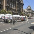 Kamp ni na nebu ni na zemlji: Da li profesori prekidaju protest pred Vladom