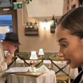 Amerikanke naručile škampe u Evropi pa se šokirale: Njihova reakcija napravila pometnju na mrežama (video)