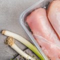 Ovim trikovima se služe mesari da vam prodaju bajatu piletinu Samo ovako ćete prepoznati da li je sveža, ili je opasna za…
