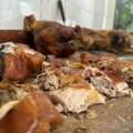 U jeku sezone slava skočile i cene: Evo koliko sada košta pečenje, nema pazara bez debelog novčanika