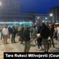 Protest nakon smrti mladića u Zrenjaninu, policija odbacuje optužbe da nije reagovala na vreme