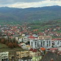Zaposleni u školama u Kosovskom Pomoravlju održali proteste podrške uhapšenim direktorima iz Kosovske Kamenice