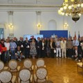 Humanost koja nema cenu: Sonja Radaković uručila priznanja Novosađanima koji su i do 100 puta dali krv i spasili brojne živote…