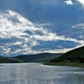 Strašna slika na jugu Srbije: Otpad se ponovo gomila uz jezero koje snabdeva hiljade ljudi vodom