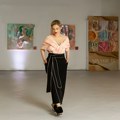 Intimna oda ženskoj energiji: Otvorena prva izložba apstraktnih slika Nine Milović “She is divine”
