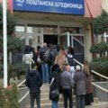 Zbog zabrane ulaska dinara na KiM: Srbima pare od države uredno legle, ali nisu jutros uspeli da podignu pun iznos