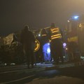 Udes kod naplatne rampe u Šimanovcima, ima povređenih: Kamion se zakucao u autobus i smrskao ga FOTO