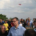 Vučić obilazi porodice koje su u požaru ostale bez kuća: Pomoć iz budžetske rezerve