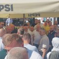Ugljanin i Demirović na protestu ispred Gradske uprave