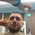 "Јооој, уфф": Зола отишао у салон да ишчупа обрве концем па јаукао од болова: "Он ће главу да ми откине"