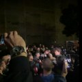 Напето на протесту у Смедереву: Демонстранти хтели да уклоне пругу, полиција реаговала!