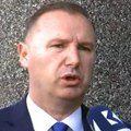 Poslanik tzv. Kosova udario prolaznika pesnicom tokom intervjua: Kamere zabeležile šokantan trenutak (video)