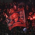 Scene horora i brutalnog nasilja! Huligani prekinuli meč: Ušli u žestok okršaj sa policijom, palili stadion... Jezivi snimci…