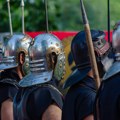 Niš se vraća u doba Rimljana: Legionari, gladijatori i baklje na ulicama grada