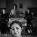 "Deca neće da se druže sa mnom!" Mala Zorka (12) sa roditeljima i trojicom braće živi u kući koja se ruši: nosi stare stvari…