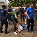 „Ćaci novinar” spasao glavu blokaderu: Milan Kašerić telom zaštitio blokadera od razjarene grupe!