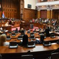 Dveri: Opozicija nije mogla da postavi pitanja vladi Srbije, Martinović namerno opširno odgovarao