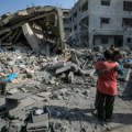Газа је у потпуности опкољен град: Из Израела тврде да су на врхунцу битке, Палестинци поручују да нису животиње