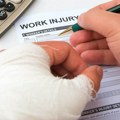 Ako se povredite na poslu postoji stroga procedura! Poslodavac je dužan da izda jedan papir u roku od 24 sata!