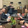 Ministar Milićević sa gradonačelnikom Kruševca Prilika da kroz letnje kampove deca iz dijaspore uče o istoriji srpskog…