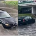 Hitno upozorenje RHMZ! Potop na ulici u Novom Sadu: Obilni pljuskovi sa grmljavinom, grad i olujni vetar u ovim delovima zemlje