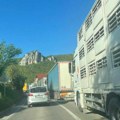 Kolaps u najavi na srpsko-crnogorskoj granici Zbog radova u međuzoni, danas od 10 do 18 obustavlja se saobraćaj za kamione i…