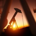 Cena nafte nedelju započela padom
