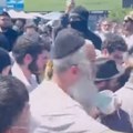 Sukob propalestinskih demonstranata i pristalica Izraela kod sinagoge u Los Anđelesu (video)