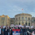 „Uz svoj narod i studente“: Podrška iz Norveške protestima u Srbiji (FOTO; VIDEO)