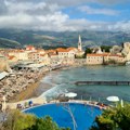 „Budvanizacija“ na delu: Fotografije koje otkrivaju tamnu stranu popularnog letovališta