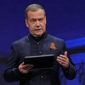 Medvedev: Svrgavanje Madura vezano za naftu, a ne za narkotike