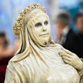 Ona je jedina ispoštovala temu Met Gale 2026: Pojavila se kao skulptura Hrista, a niko nije ni slutio da je ispod jedna od…