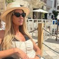 (Фото) Бивша жена Милана Калинића ужива у животу: Препланула у лепршавој хаљиници показала како ужива у Италији