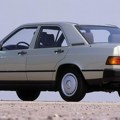Evo zašto su stariji Mercedesovi automobili imali rebrasta zadnja svetla