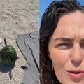 “Ovo možeš da doživiš samo u Hrvatskoj”: Australijanka na plaži u Splitu ugledala zabodena dva velika noža