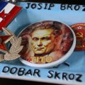 Kažnjen sa 2.000 evra zbog preglasnih partizanskih pesama: Navodno jurio komšije sa zvučnikom