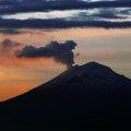 Enormne količine opasne po život Policija ograničila pristup vulkanu na Islandu koji izbacuje opasan toksičan gas