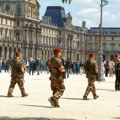 Panika u Parizu, Luvr hitno evakuisan: Država u strahu nakon napada islamista!