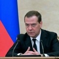 Medvedev: Što pre jahač na bledom konju uzme Bajdena, to će bolje biti za ceo svet