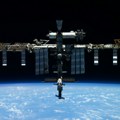 Raspao se ruski satelit za posmatranje Zemlje na više od sto krhotina: Astronauti uspeli da se zaštite