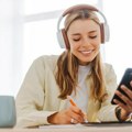 Kako da razlikujete pravi ljudski glas od onog generisanog veštačkom inteligencijom? Evo par trikova koji vam mogu pomoći