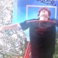 Tinejdžeri se "razapinju" glumeći raspeće Isusa Hrista: Novi bizarni TikTok izazov munjevito se širi među decom