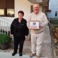 Gradonačelnik Cvetanović uručio pakete penzionerima