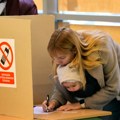 Uživo (FOTO/VIDEO) Srbija bira 15. saziv parlamenta: Građani u redovima čekaju da glasaju, gužve i u Vašingtonu i Parizu