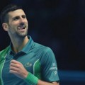 Carevo novo odelo, Novak izabrao kombinaciju za odbranu trofeja u Australiji