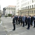 Brnabić i članovi vlade položili vence na mestu ubistva Zorana Đinđića