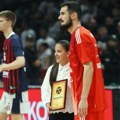 Nikola Kalinić dobio plaketu od navijača za pomoć Srbima na Kosmetu